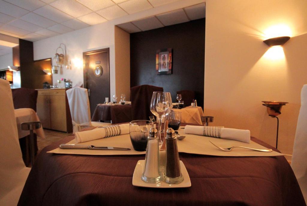 אואה Hotel De La Sirene מראה חיצוני תמונה